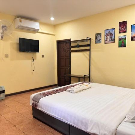 Yula Hotel Thatluang Vientiane Bagian luar foto