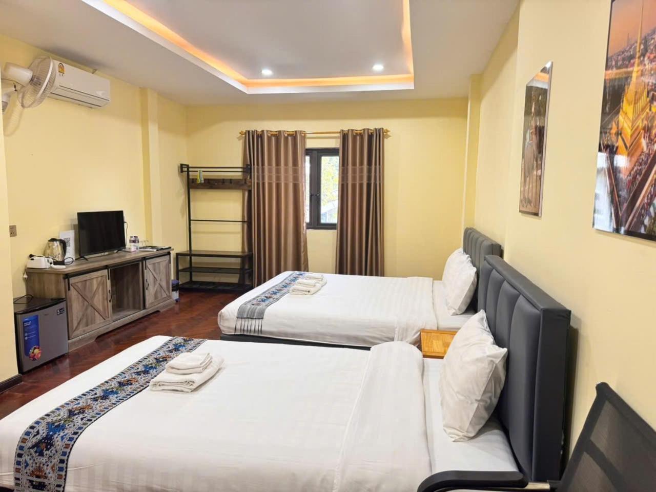 Yula Hotel Thatluang Vientiane Bagian luar foto